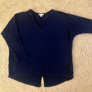 GAP Navy V-neck Tee